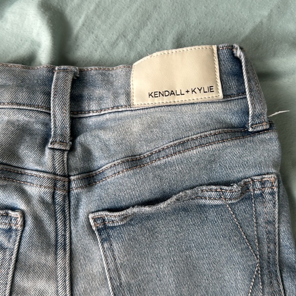 Kendall + Kyle Jean Shorts - Picture 5 of 5